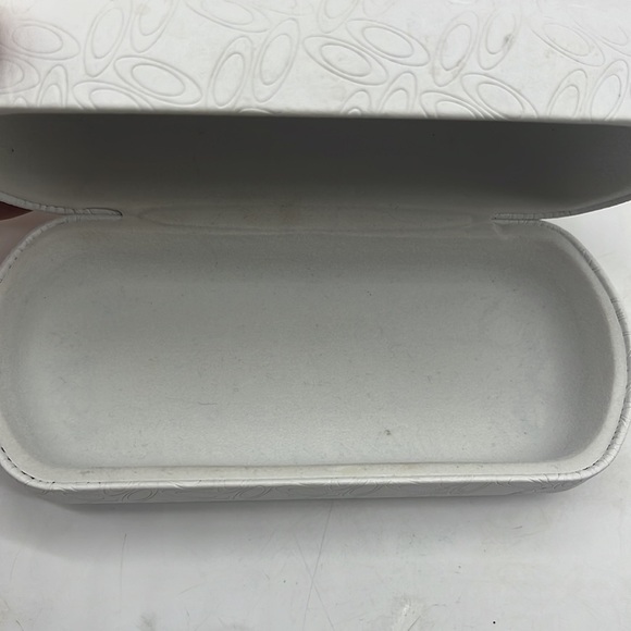 Oakley white eyeglass hard case - Picture 5 of 7